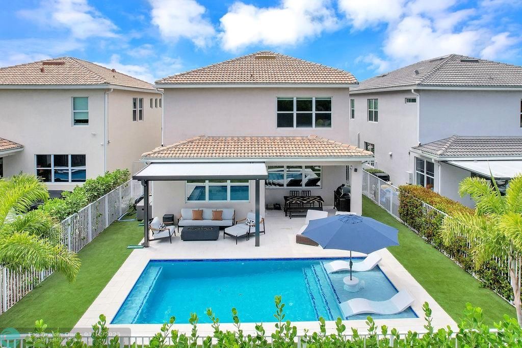 For Sale: $947,000 (3 beds, 2 baths, 2220 Square Feet)