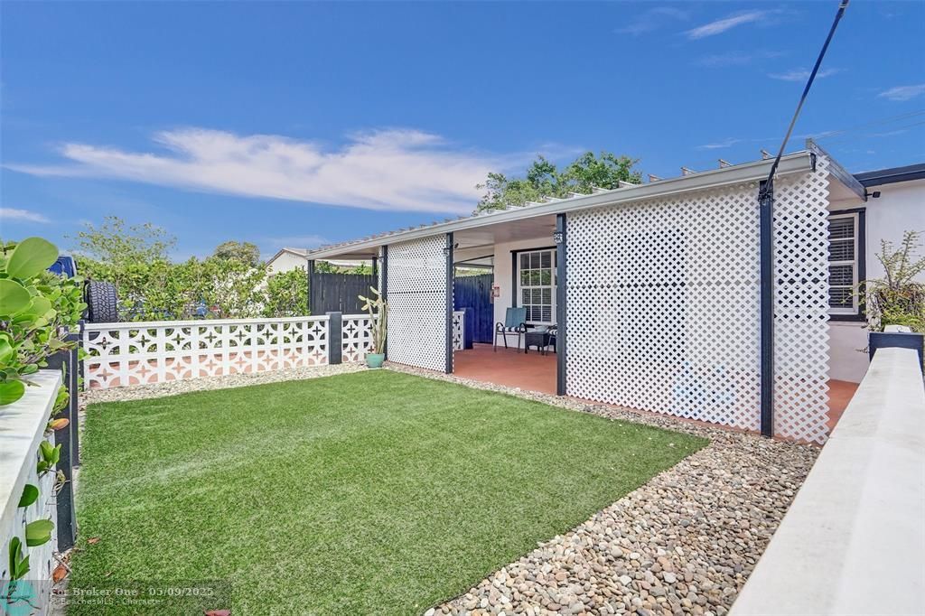 For Sale: $529,000 (3 beds, 2 baths, 1520 Square Feet)