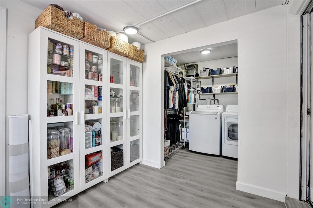 For Sale: $529,000 (3 beds, 2 baths, 1520 Square Feet)