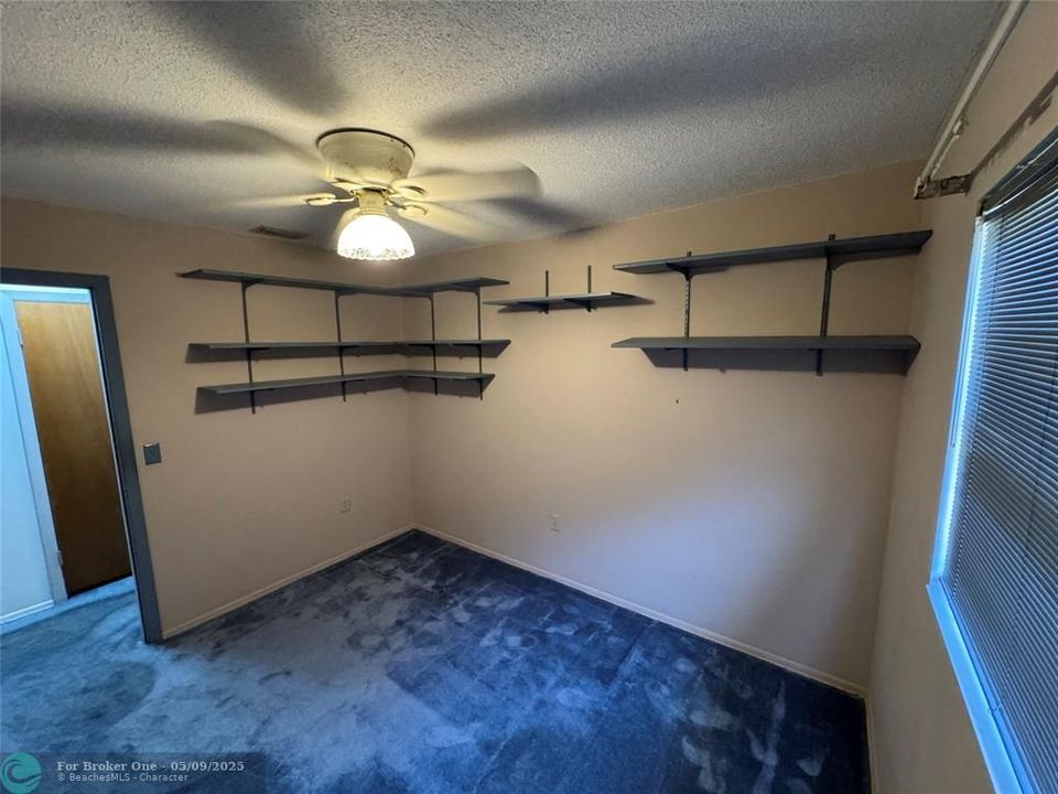 For Sale: $255,000 (3 beds, 2 baths, 1180 Square Feet)