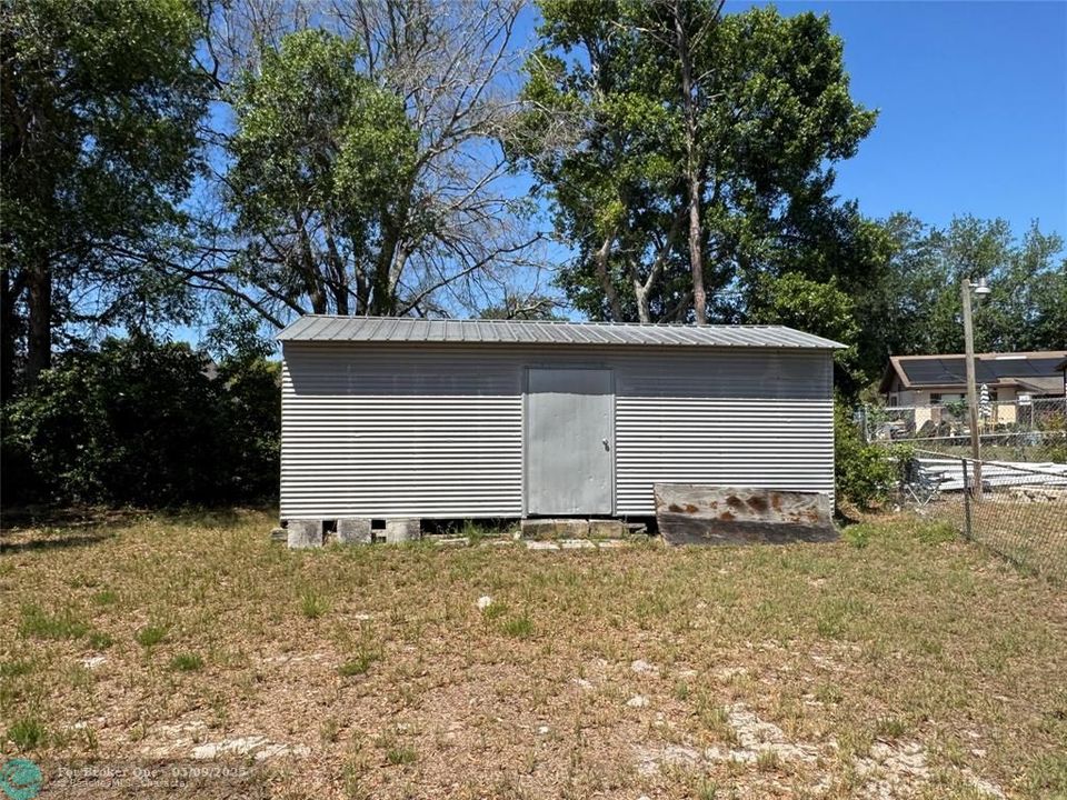 For Sale: $255,000 (3 beds, 2 baths, 1180 Square Feet)