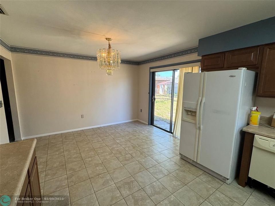 For Sale: $255,000 (3 beds, 2 baths, 1180 Square Feet)