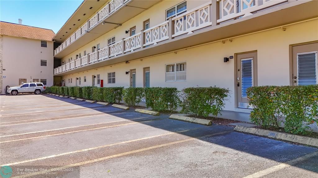 For Sale: $150,000 (2 beds, 2 baths, 944 Square Feet)