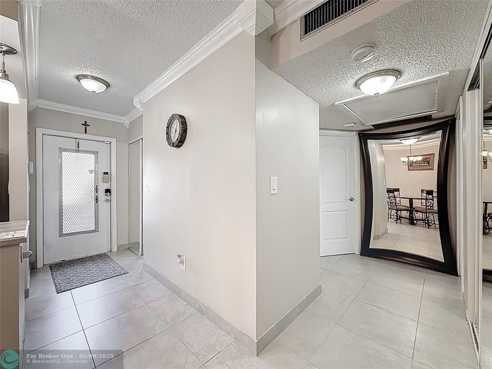 For Sale: $150,000 (2 beds, 2 baths, 944 Square Feet)