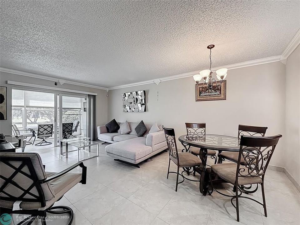 For Sale: $150,000 (2 beds, 2 baths, 944 Square Feet)