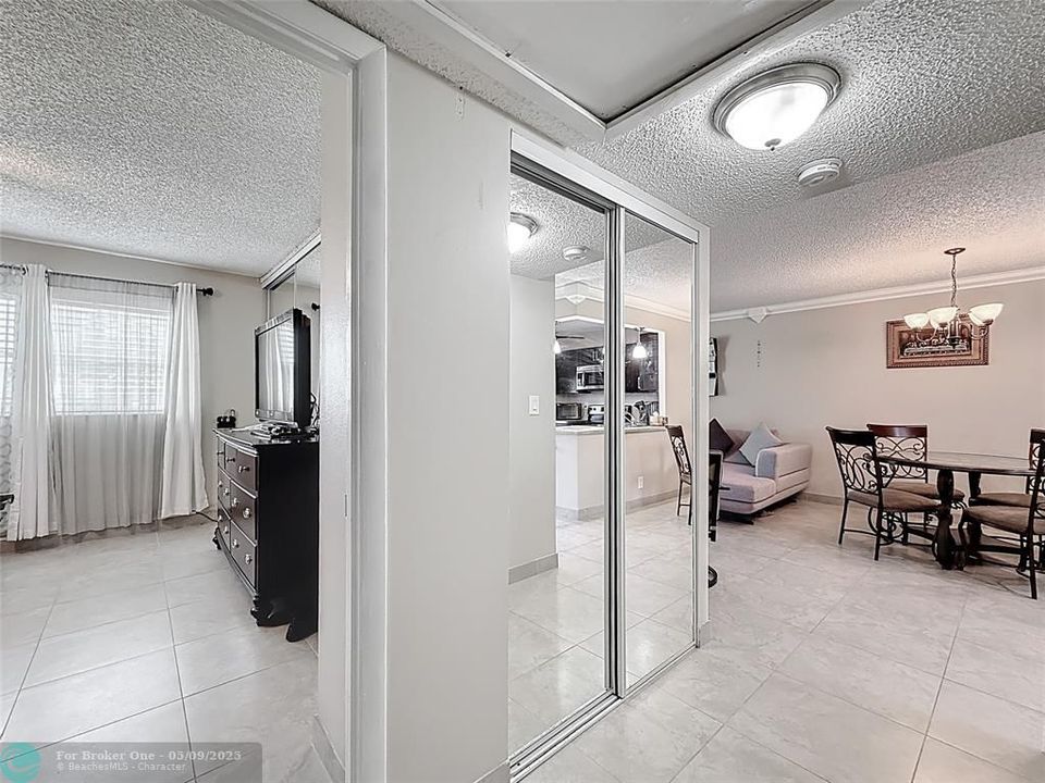 For Sale: $150,000 (2 beds, 2 baths, 944 Square Feet)