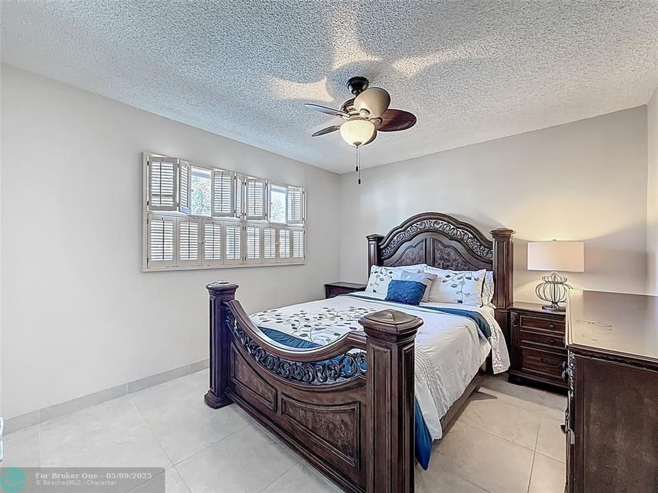 For Sale: $150,000 (2 beds, 2 baths, 944 Square Feet)