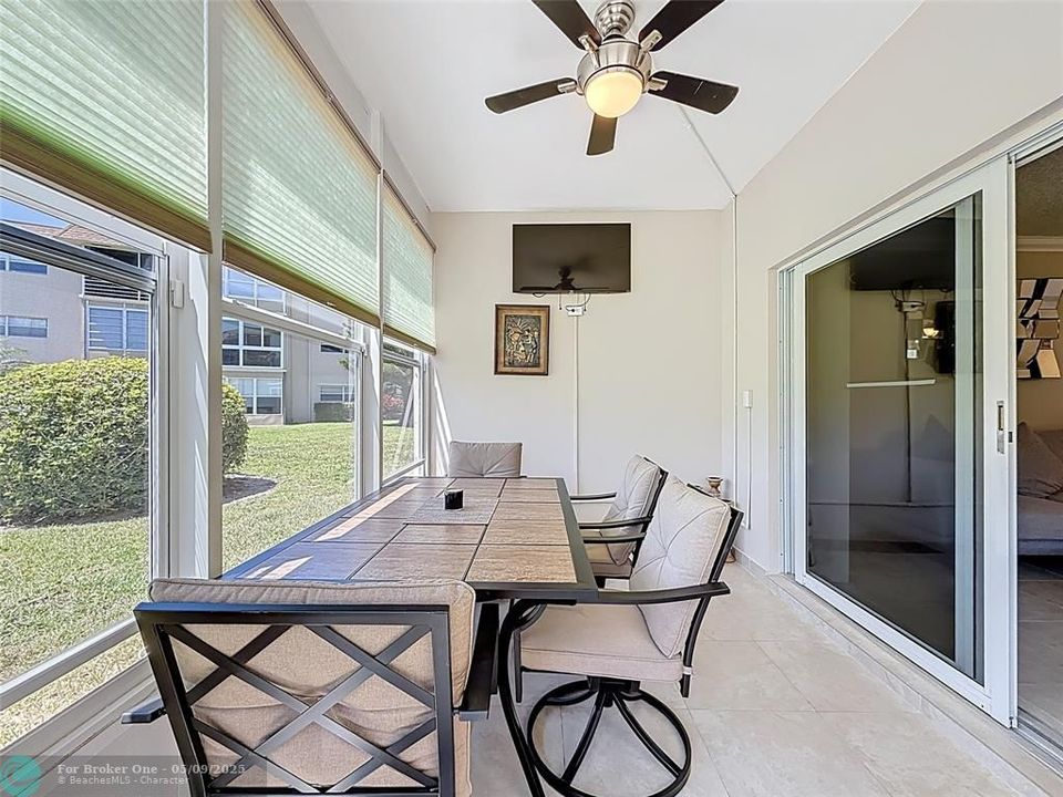 For Sale: $150,000 (2 beds, 2 baths, 944 Square Feet)