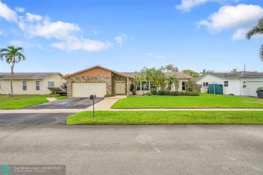 For Sale: $545,000 (3 beds, 2 baths, 1618 Square Feet)