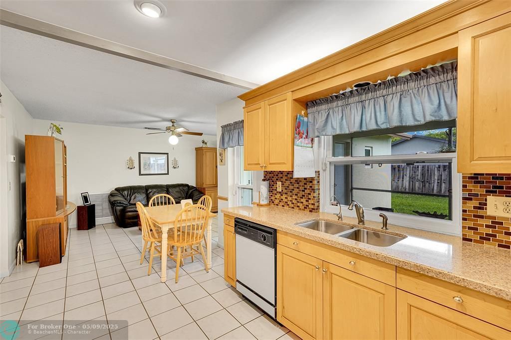 For Sale: $545,000 (3 beds, 2 baths, 1618 Square Feet)