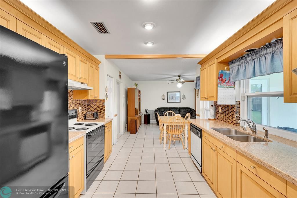 For Sale: $545,000 (3 beds, 2 baths, 1618 Square Feet)