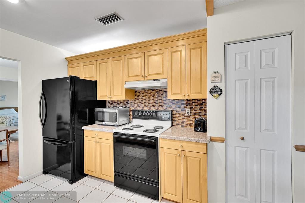 For Sale: $545,000 (3 beds, 2 baths, 1618 Square Feet)