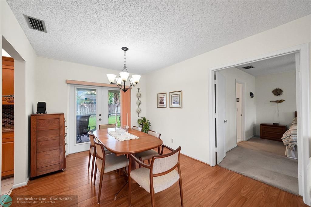 For Sale: $545,000 (3 beds, 2 baths, 1618 Square Feet)