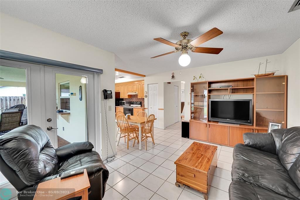 For Sale: $545,000 (3 beds, 2 baths, 1618 Square Feet)