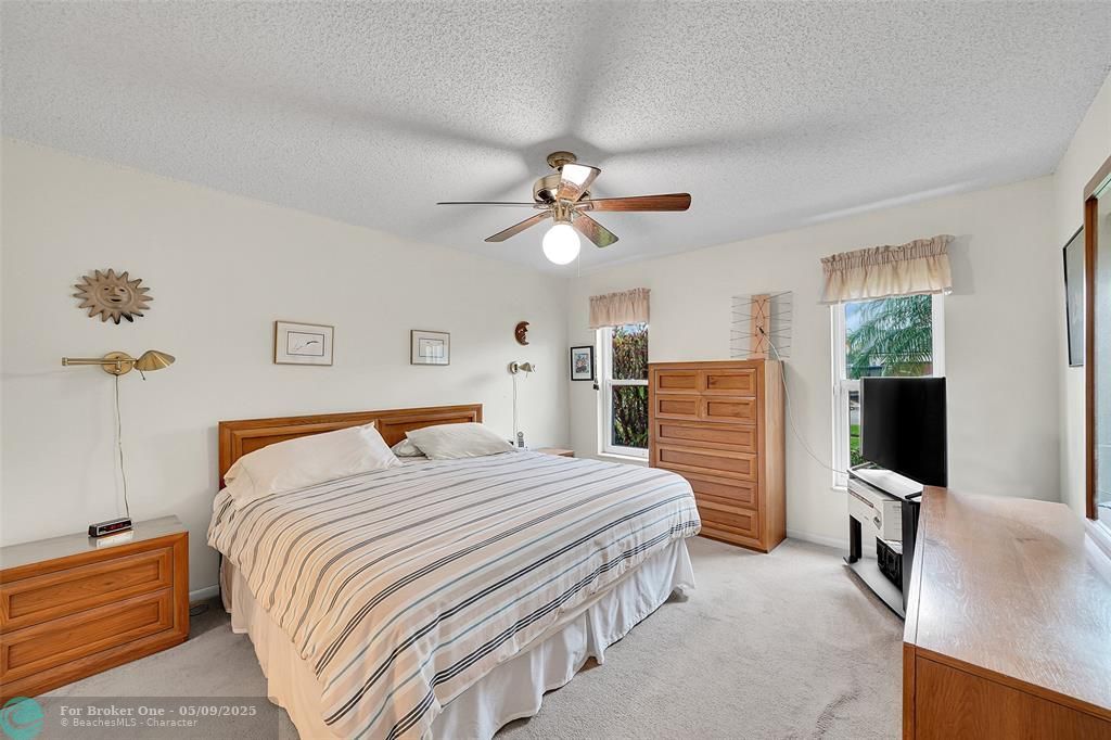 For Sale: $545,000 (3 beds, 2 baths, 1618 Square Feet)