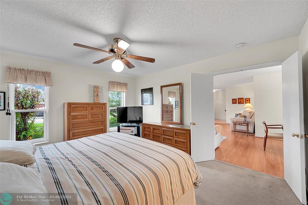 For Sale: $545,000 (3 beds, 2 baths, 1618 Square Feet)
