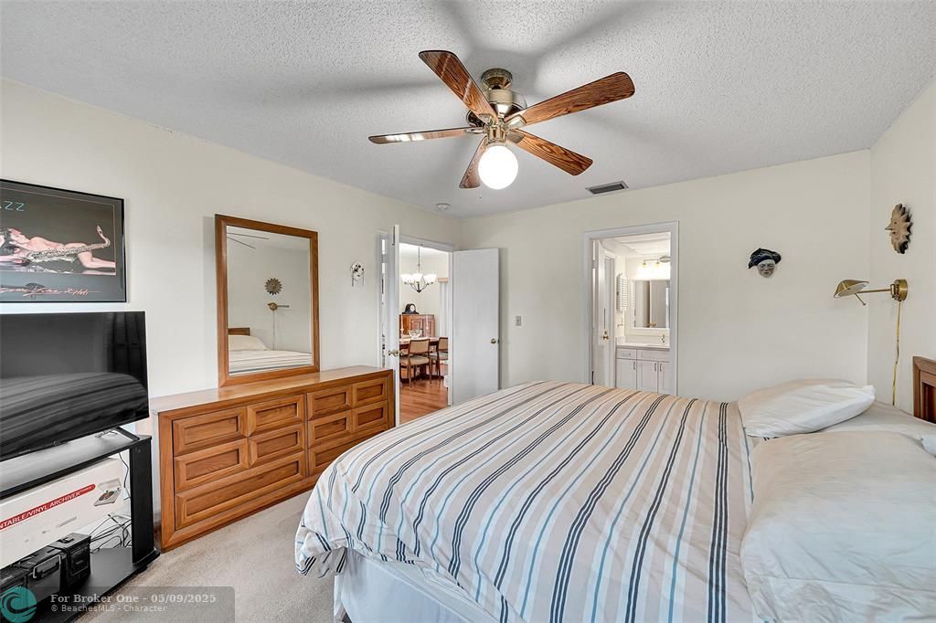 For Sale: $545,000 (3 beds, 2 baths, 1618 Square Feet)