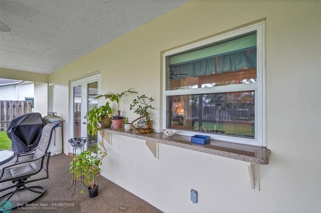 For Sale: $545,000 (3 beds, 2 baths, 1618 Square Feet)