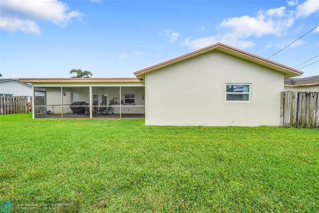 For Sale: $545,000 (3 beds, 2 baths, 1618 Square Feet)