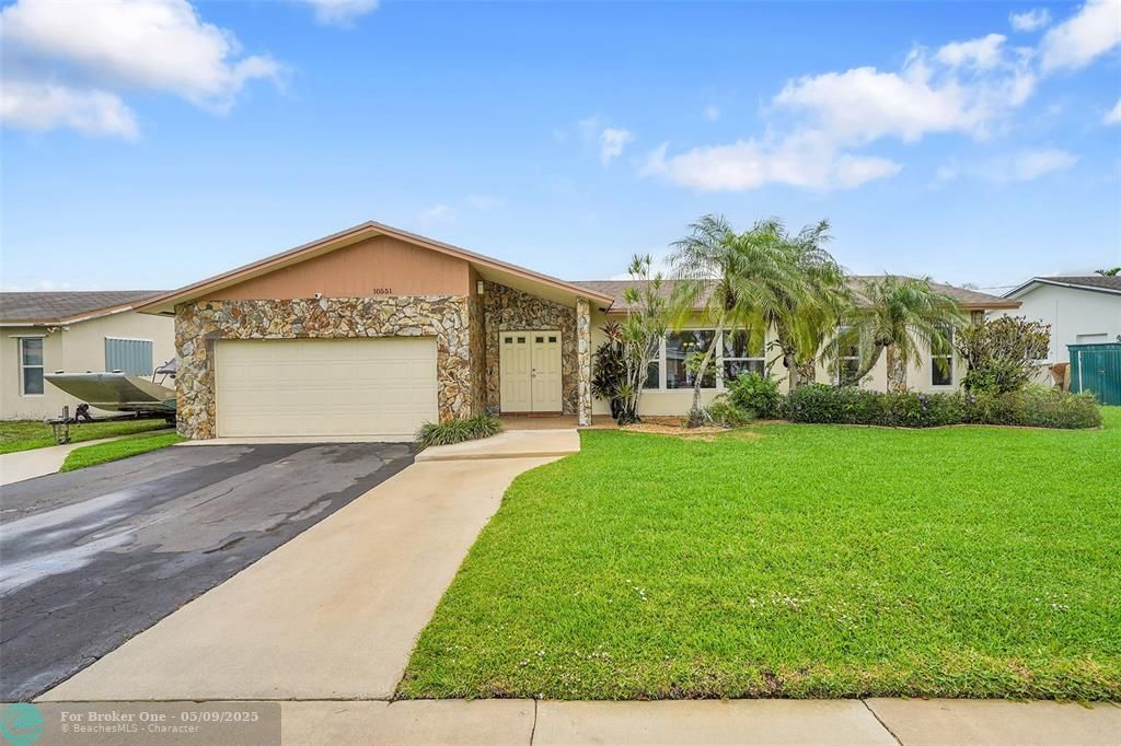 For Sale: $545,000 (3 beds, 2 baths, 1618 Square Feet)