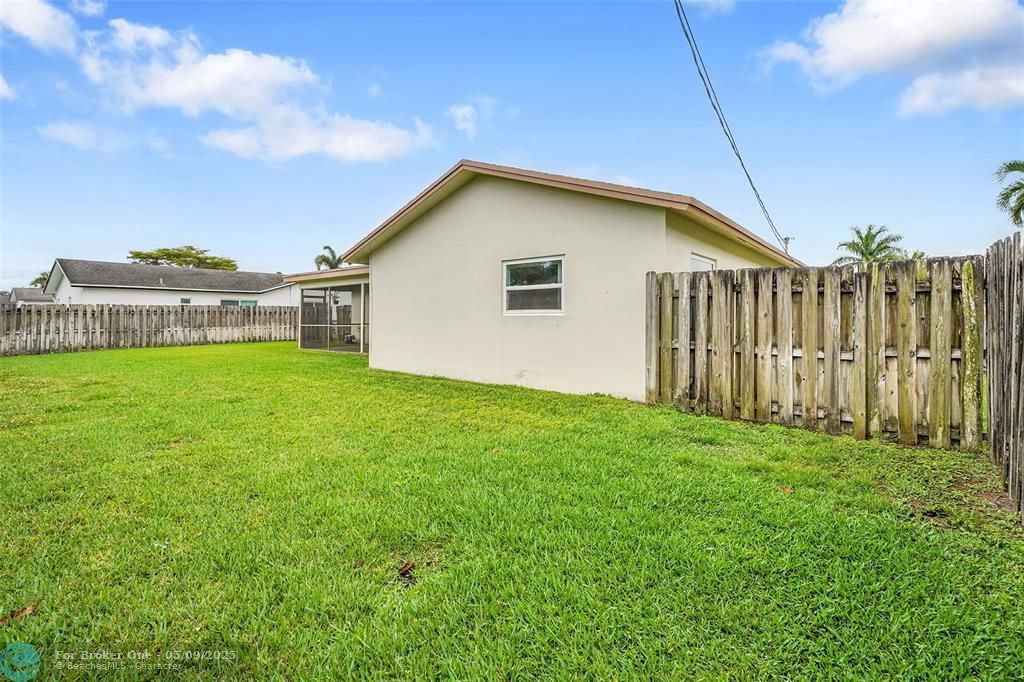 For Sale: $545,000 (3 beds, 2 baths, 1618 Square Feet)