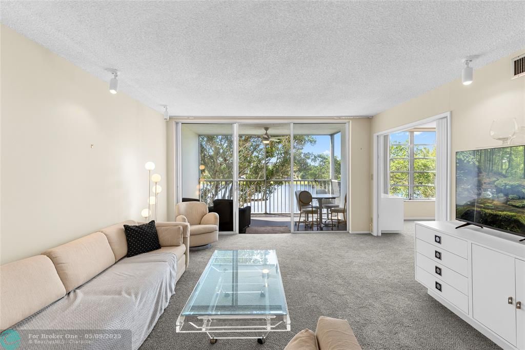 For Rent: $2,000 (2 beds, 2 baths, 1150 Square Feet)