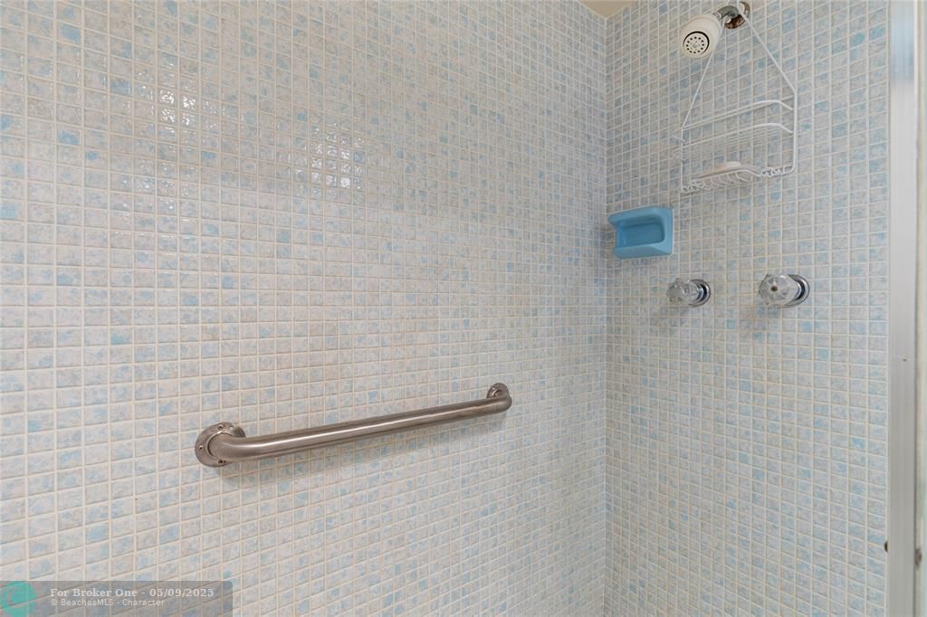 For Rent: $2,000 (2 beds, 2 baths, 1150 Square Feet)