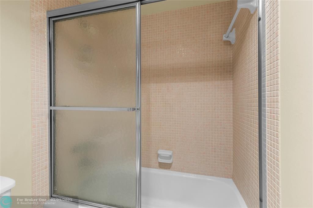 For Rent: $2,000 (2 beds, 2 baths, 1150 Square Feet)