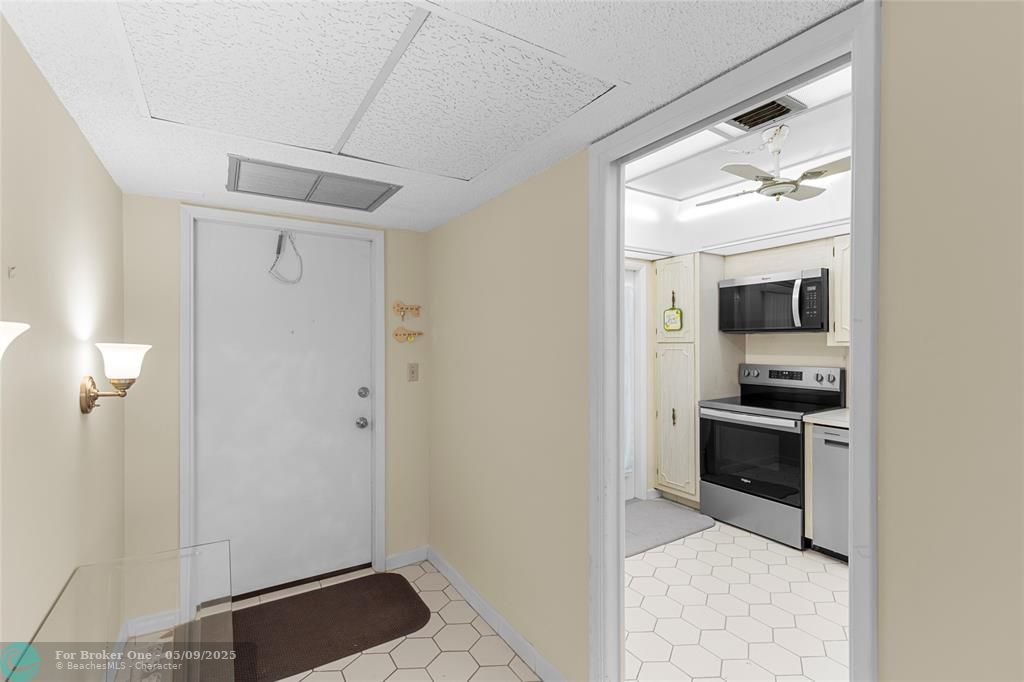 For Rent: $2,000 (2 beds, 2 baths, 1150 Square Feet)
