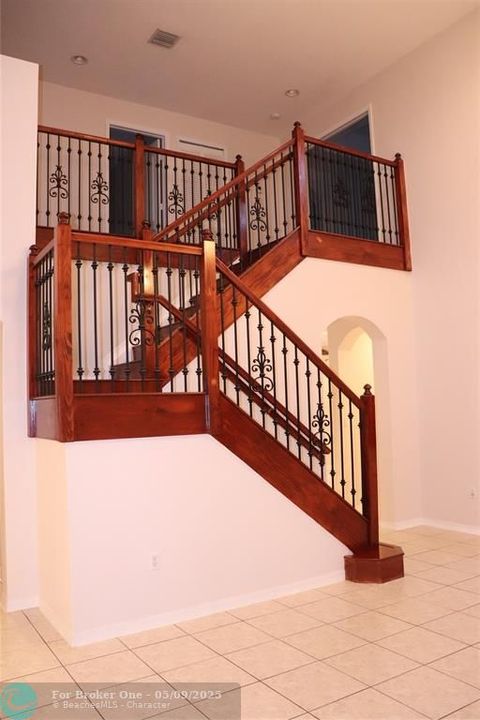 For Rent: $3,995 (4 beds, 2 baths, 2497 Square Feet)