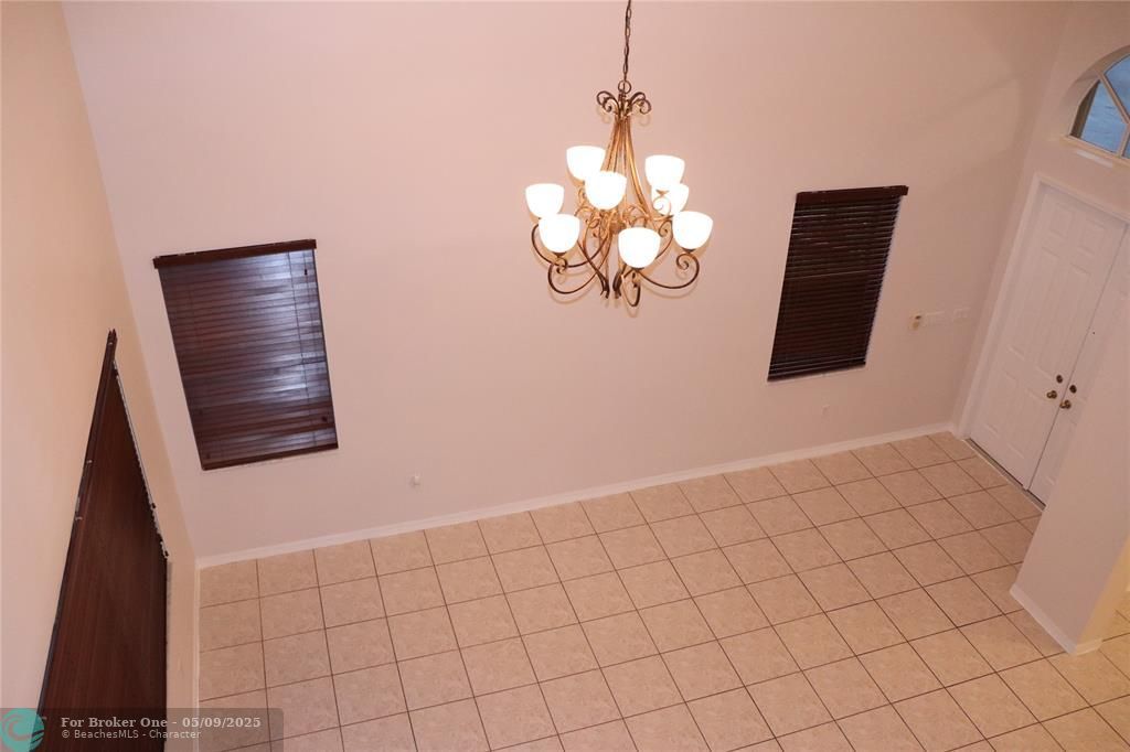 For Rent: $3,995 (4 beds, 2 baths, 2497 Square Feet)