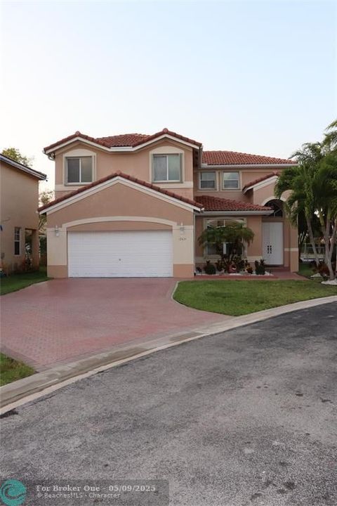 For Rent: $3,995 (4 beds, 2 baths, 2497 Square Feet)