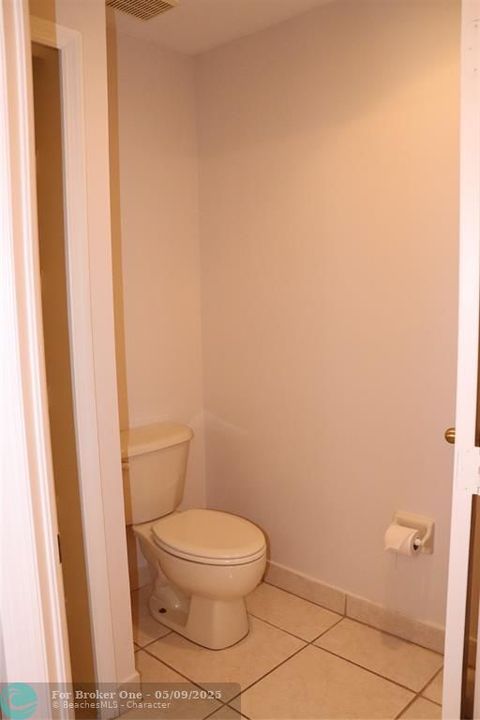 For Rent: $3,995 (4 beds, 2 baths, 2497 Square Feet)