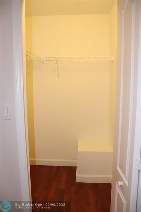 For Rent: $3,995 (4 beds, 2 baths, 2497 Square Feet)