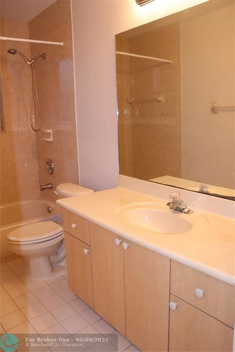 For Rent: $3,995 (4 beds, 2 baths, 2497 Square Feet)