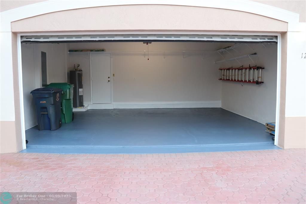 For Rent: $3,995 (4 beds, 2 baths, 2497 Square Feet)