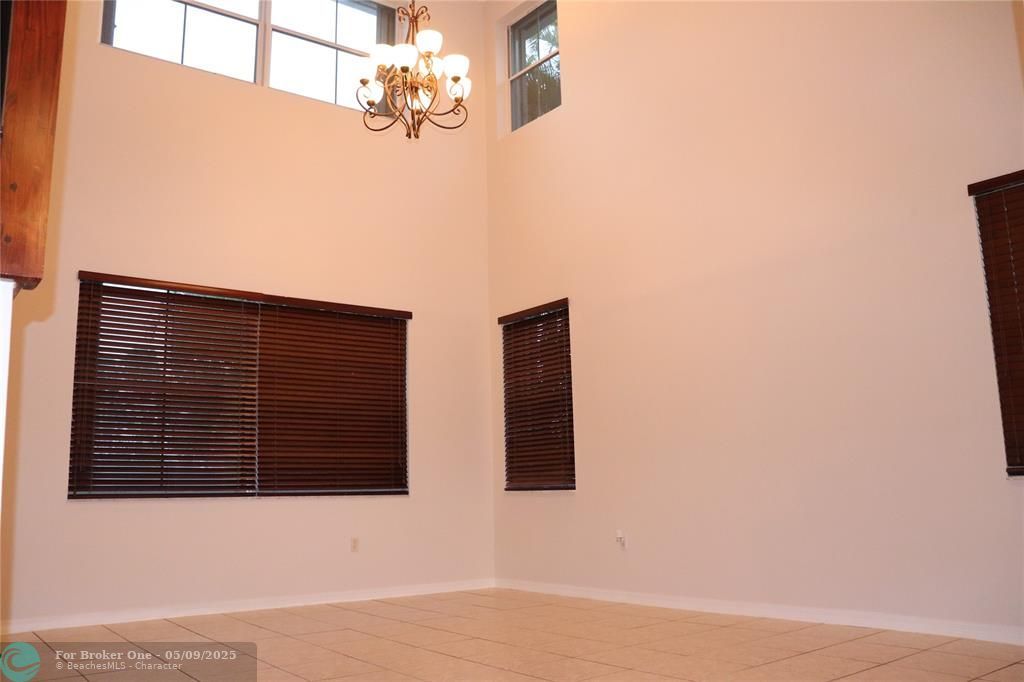For Rent: $3,995 (4 beds, 2 baths, 2497 Square Feet)
