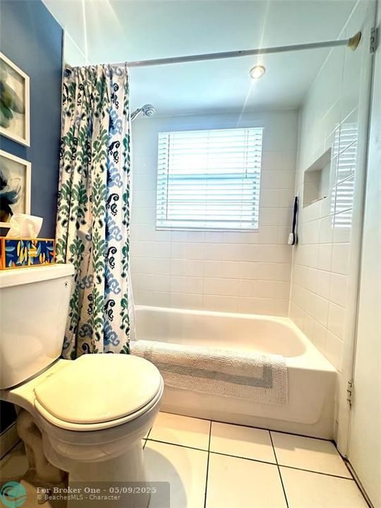 For Sale: $139,500 (1 beds, 1 baths, 700 Square Feet)