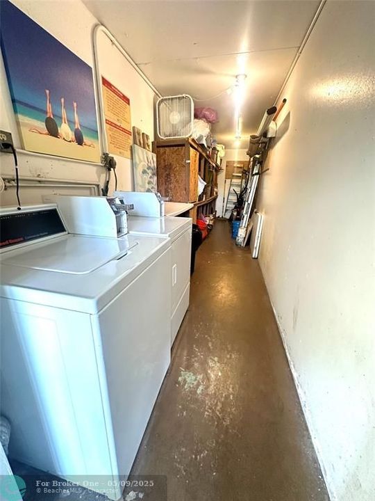 For Sale: $139,500 (1 beds, 1 baths, 700 Square Feet)