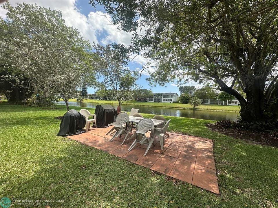 For Sale: $139,500 (1 beds, 1 baths, 700 Square Feet)