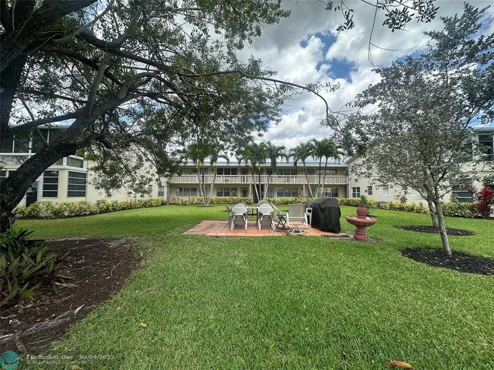 For Sale: $139,500 (1 beds, 1 baths, 700 Square Feet)