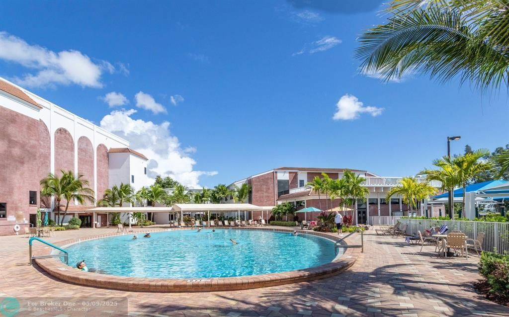 For Sale: $139,500 (1 beds, 1 baths, 700 Square Feet)