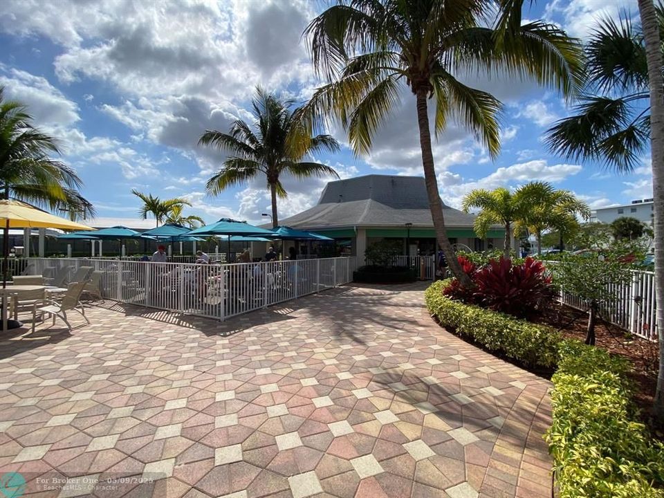 For Sale: $139,500 (1 beds, 1 baths, 700 Square Feet)