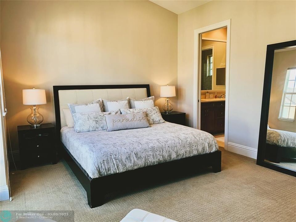 For Rent: $6,500 (3 beds, 4 baths, 2032 Square Feet)