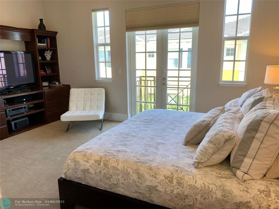 For Rent: $6,500 (3 beds, 4 baths, 2032 Square Feet)