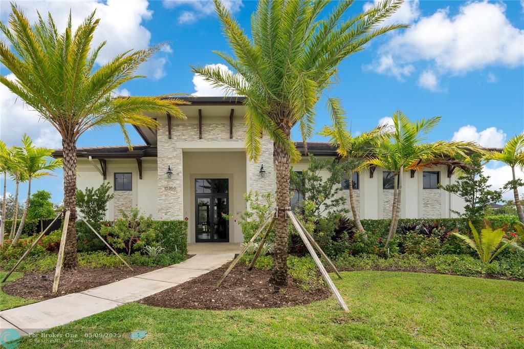 For Sale: $415,000 (3 beds, 3 baths, 1328 Square Feet)