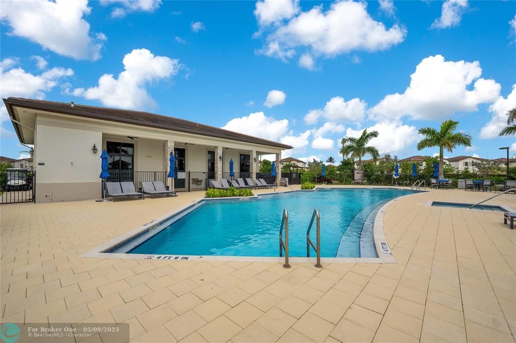 For Sale: $415,000 (3 beds, 3 baths, 1328 Square Feet)