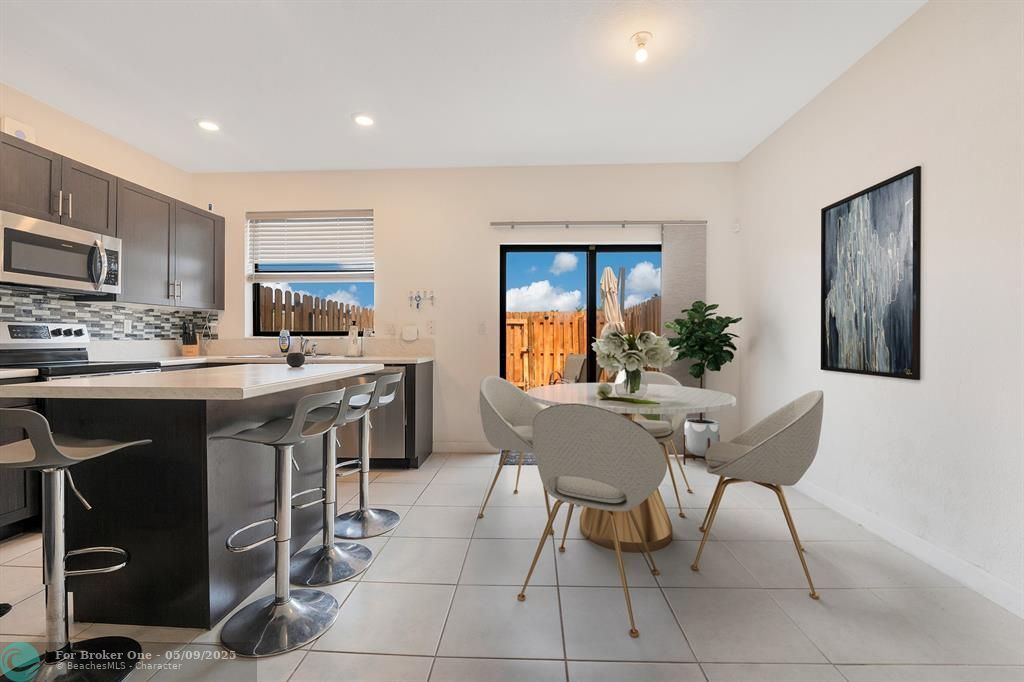 For Sale: $415,000 (3 beds, 3 baths, 1328 Square Feet)