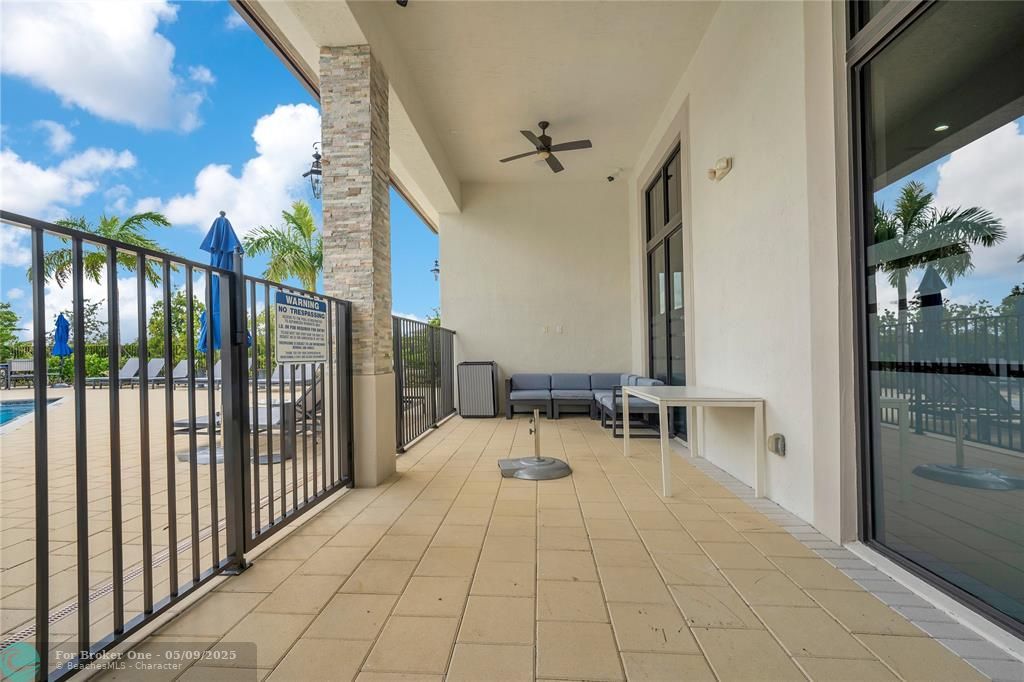 For Sale: $415,000 (3 beds, 3 baths, 1328 Square Feet)