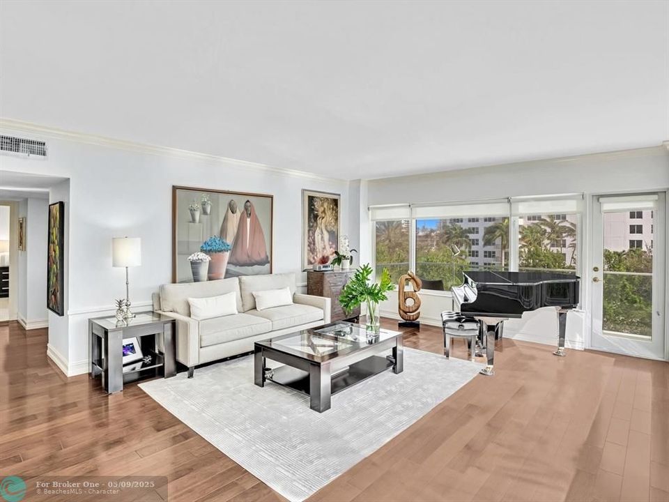 For Sale: $1,119,000 (2 beds, 2 baths, 1284 Square Feet)